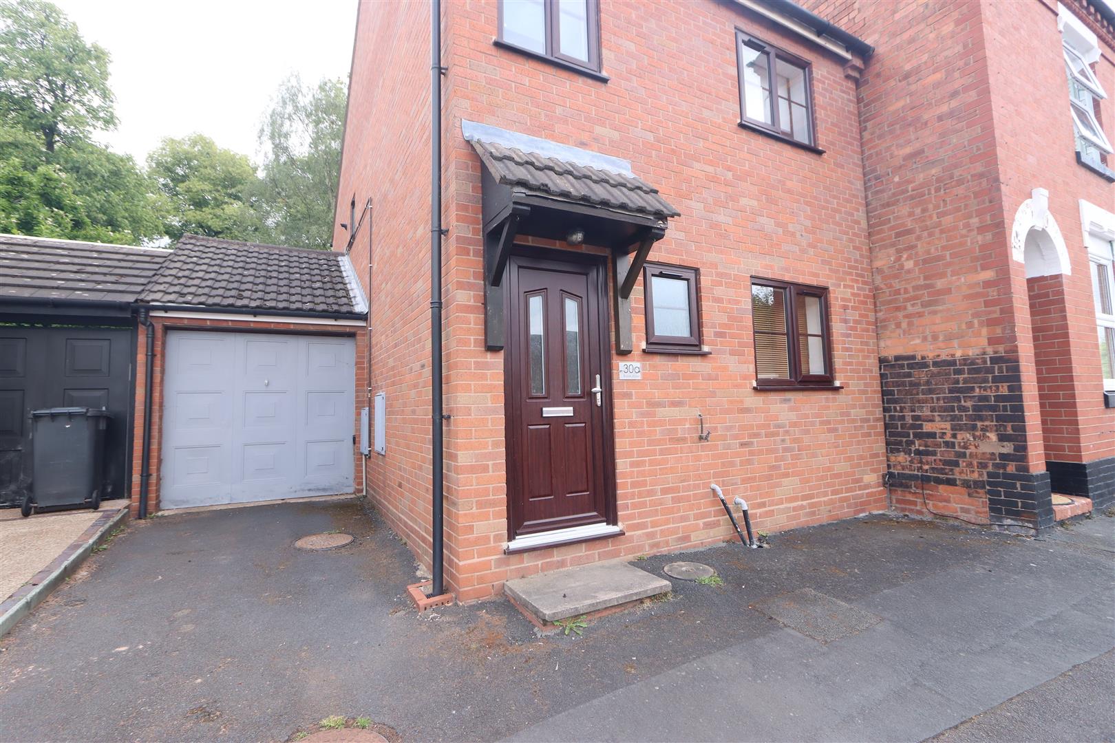 3 bed property in Brook Street, Kidderminster